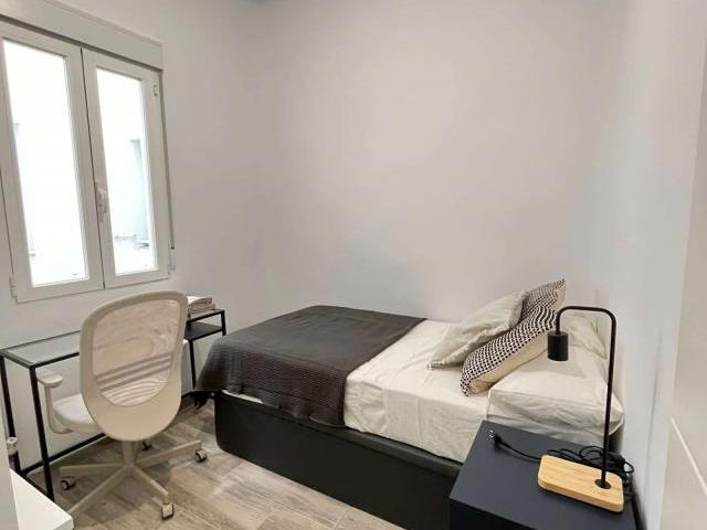 5 Dormitorio Shared Living/Roommate Madrid Madrid 82376016