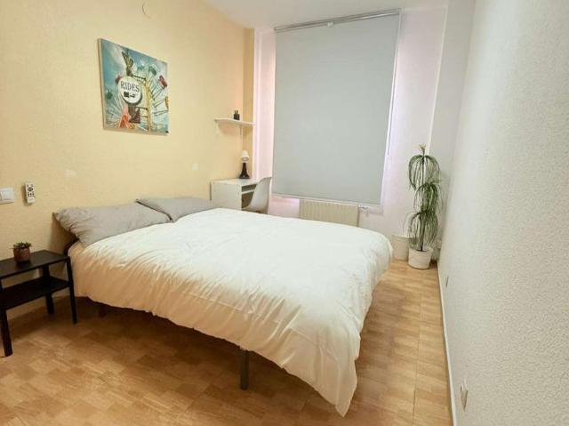 5 Dormitorio Shared Living/Roommate Madrid Madrid 97086265