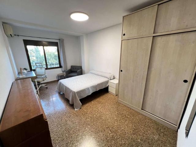 5 Dormitorio Shared Living/Roommate Valencia Valencia LS94420021