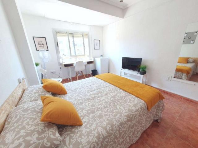 5 Dormitorio Shared Living/Roommate Valencia Valencia 82631610