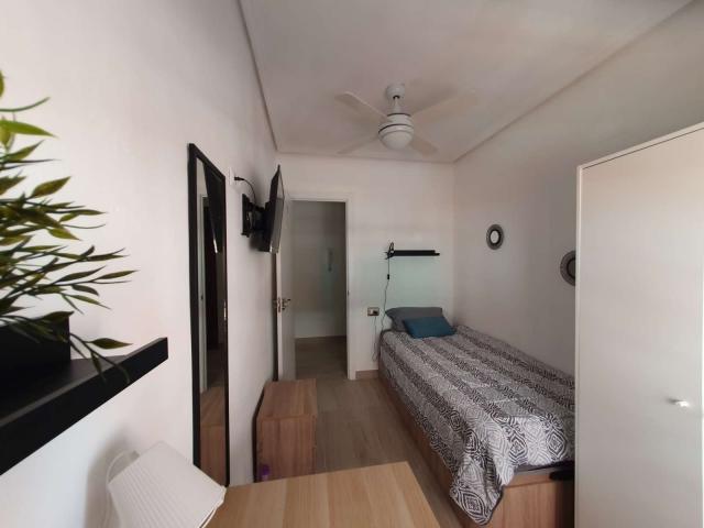5 Dormitorio Shared Living/Roommate Valencia Valencia 82631972