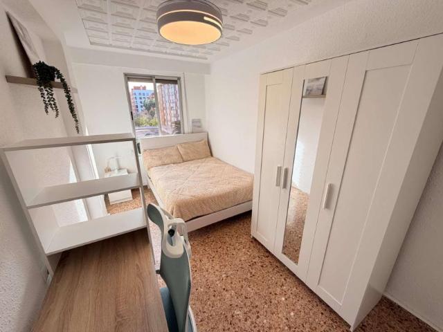 5 Dormitorio Shared Living/Roommate Valencia Valencia 98334372