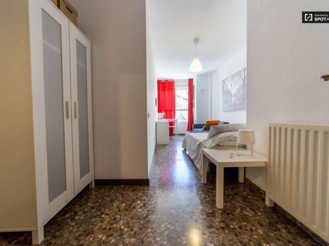 5 Dormitorio Shared Living/Roommate Valencia Valencia 91327930