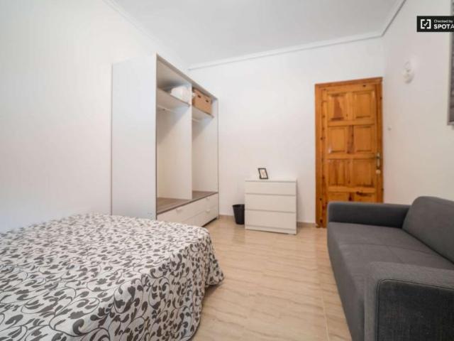 5 Dormitorio Shared Living/Roommate Valencia Valencia 91327932