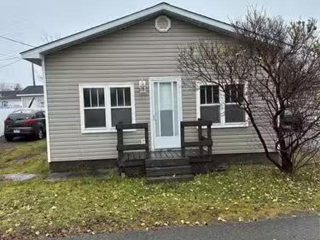 5 Elizabeth Street, Grand Falls Windsor, NL, A2B 1A7 house f.
