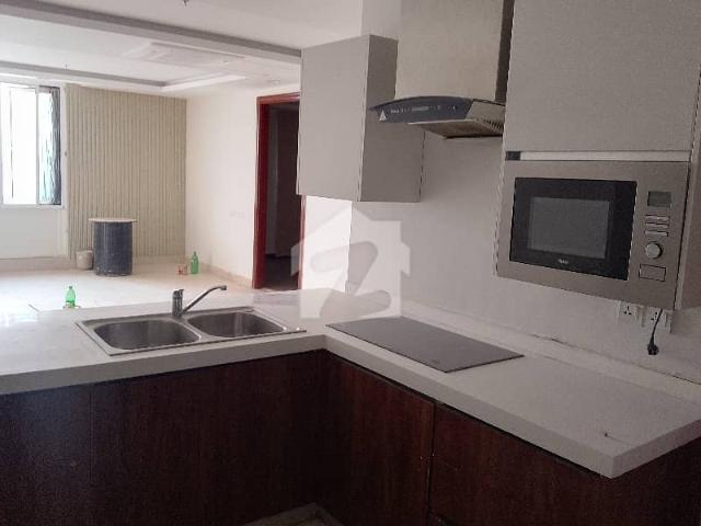 Flat In Central Goldcrest Mall & Residency For Rent 5th Floor 2 Bed With Bath TVL Kitchen Store