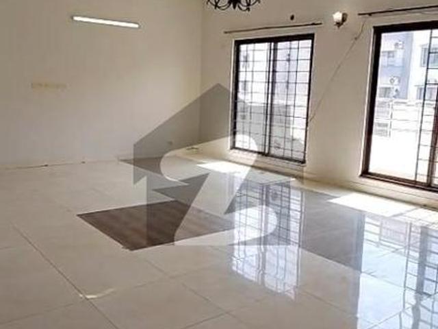 5 Floor 3 Bed Room Apartment Available For Rent in Askari 11