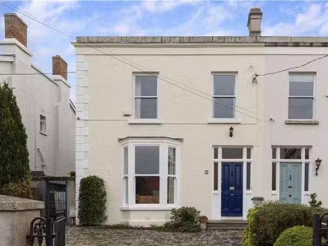 5 Glenart Avenue Blackrock, Blackrock, Co. Dublin, A94K4A6 is.