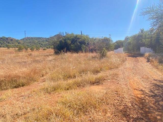 5 ha Land available in Broederstroom AH