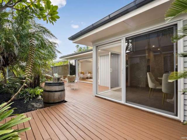 5 Hawkins Street, Meadowbank, Auckland City