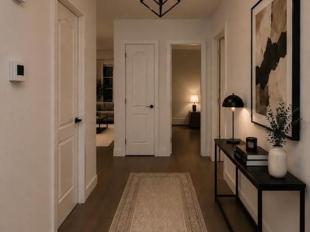 5 ½ HAUT DE GAMME — ENTIÈREMENT RÉNOVÉ | VIEUX LONGUEUIL | EMPLACEMENT STRATÉGIQUE