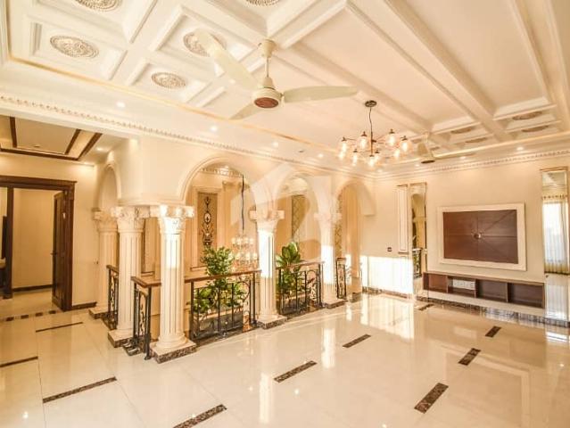 5 Kanal House Ideal For Office
