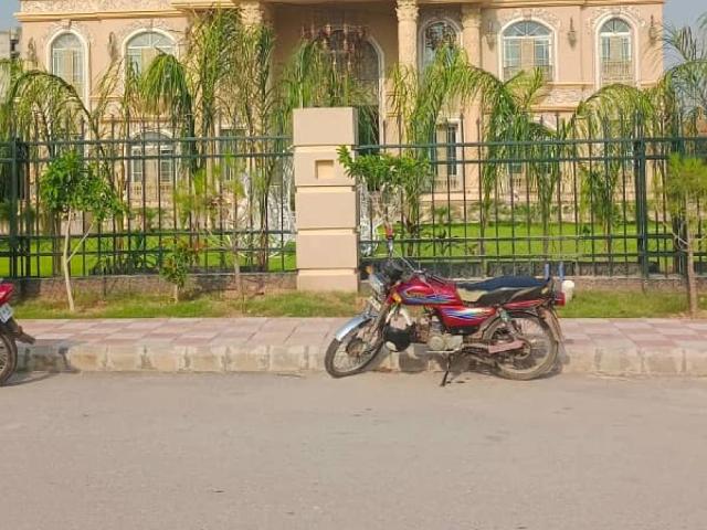 5 kanal luxury royal palace for sale in Gulberg green Islamabad GULBERG ID 93868