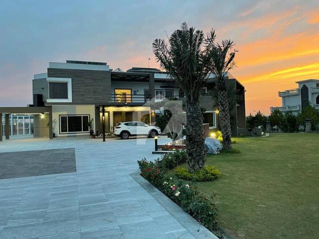 5 Kanal Ready Farm House Available For Sale In E Block Gulberg Green Islamabad