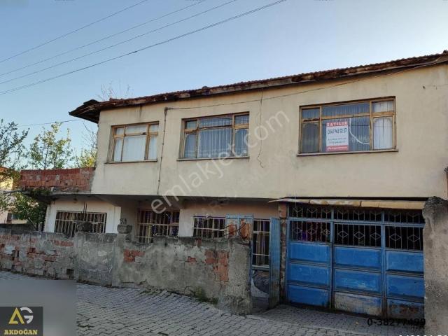5 Kat İmarlı Arsası Bulunan Satılık Müstakil Ev