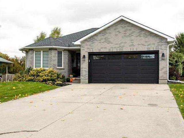 5 LINWOOD Drive Dorchester Ontario