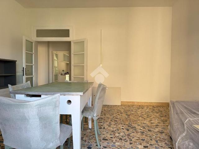 5 locali in affitto