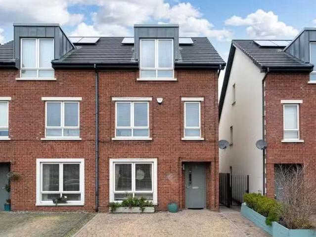 5 Parkside Square, Dublin 13, Clongriffin, Dublin 13, D13X2W0.