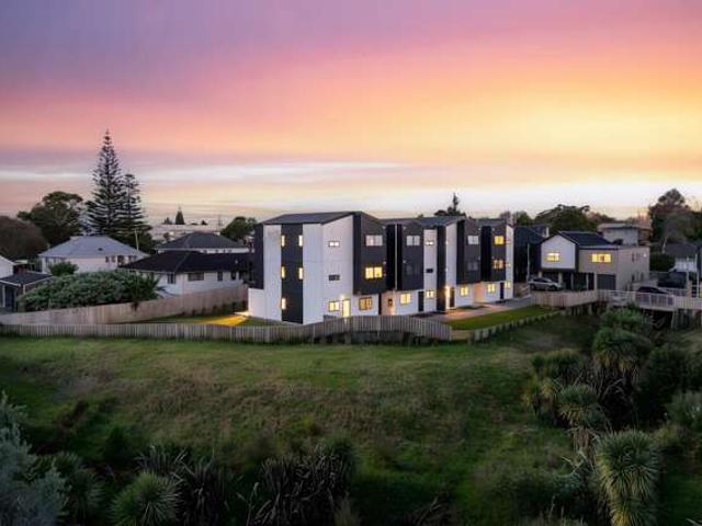 5 Peara Place, Henderson, Waitakere City