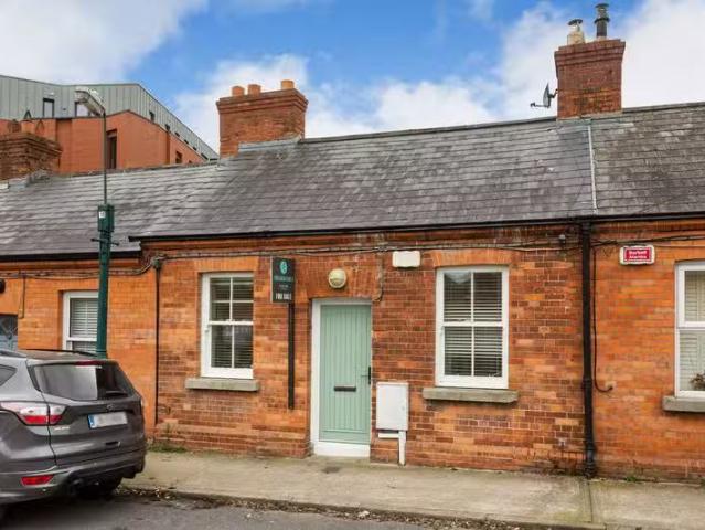 5 Pembroke Cottages, Donnybrook, Dublin 4, D04T6P8 is for sale