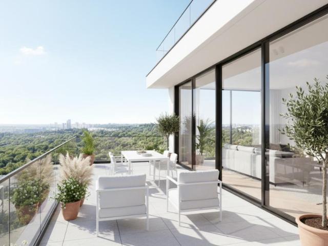 5 pièces traversant en attique – Résidence intime 14 logements – 3 terrasses, parking, cave– À 10 min du RER