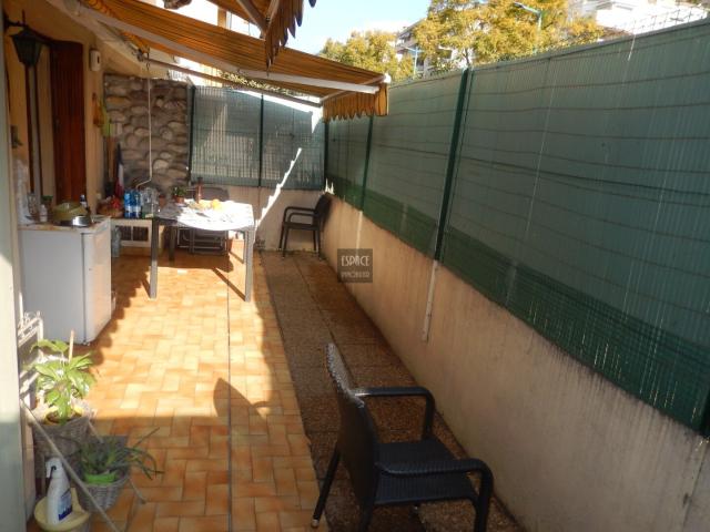 5 Pièces avec terrasse parking et cave