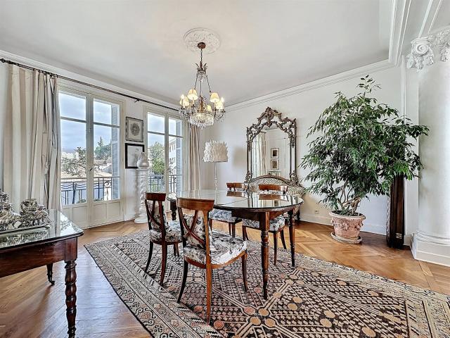 5 pièces de prestige avec vue mer 145m² Nice