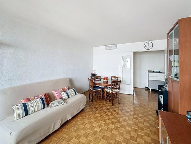 5 PIECES DERNIER ETAGE