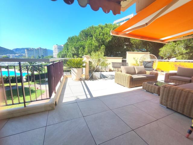 5 Pièces d'exeption avec grande terrasse CANNES MARINA