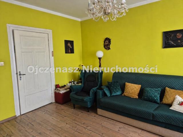 Do sprzedania przestronne 5 pokojowe mieszkanie 109 m² w odrestaurowanej kamienicy