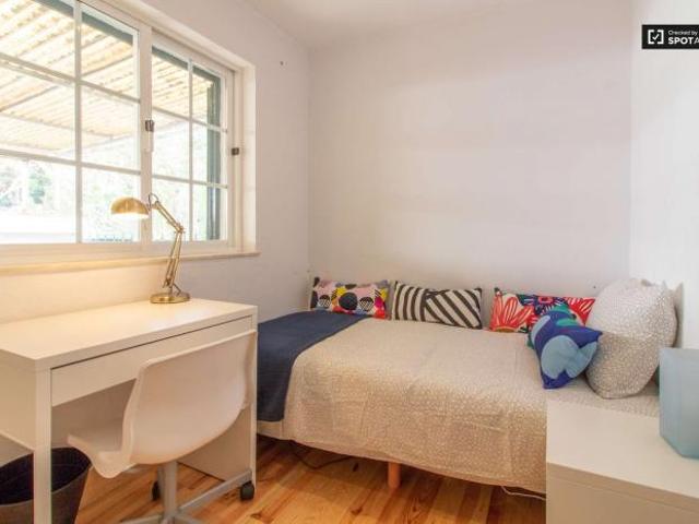 5 quarto, Lisbon Lisbon 1400 098 LS44549412