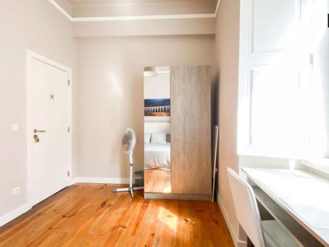 5 quarto, lisbon lisbon 1000 Arroios LS101694393