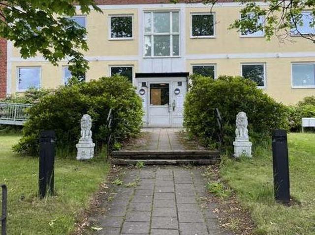 5 rum och kök centralt i Älmhult 120 m² 12 500 kr