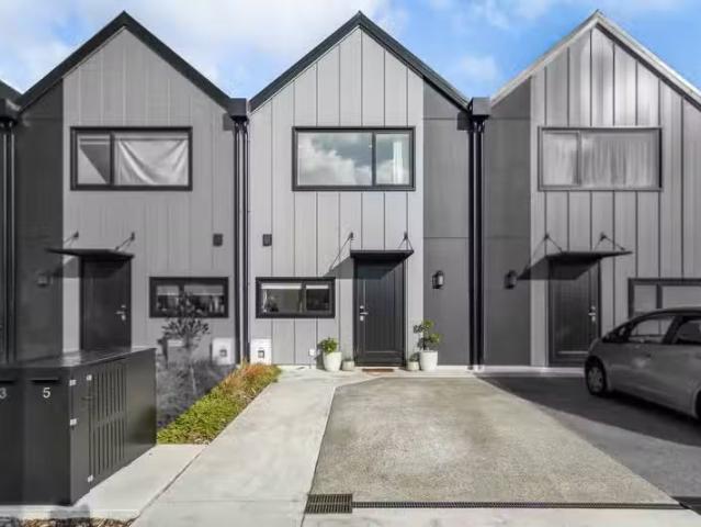 5 Raeble Walkington Lane, Wallaceville, Upper Hutt City For.