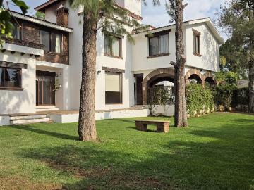 5 RECAMARAS AMPLIA CASA EN PRIVADO, JARDIN, EN STA MARIA