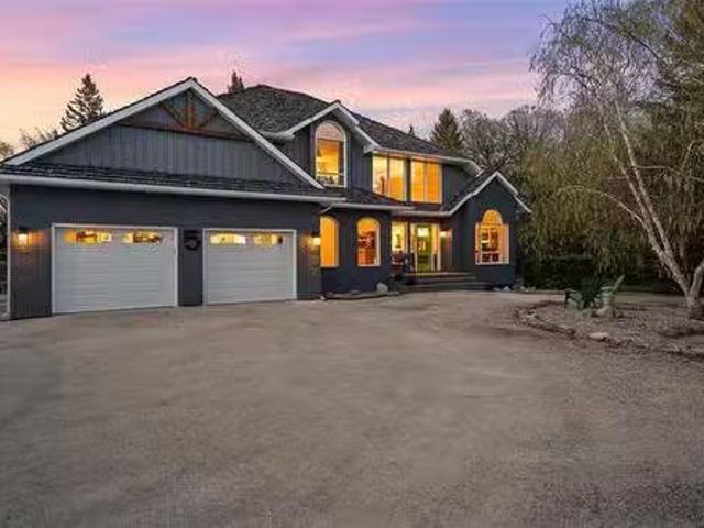 5 Red River Pl, St Andrews, MB, R1A 2V2 Luxury House for sal.