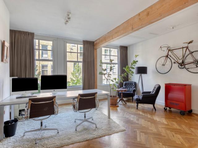 8 room house to let in Van Weelstraat 25, 3022 ZB Rotterdam, netherlands