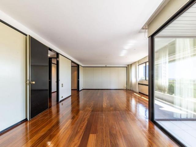 5 room luxury Apartment for rent in Madrid, Spain