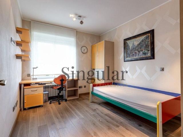 5 room luxury penthouse for rent in Barcelona, Spain