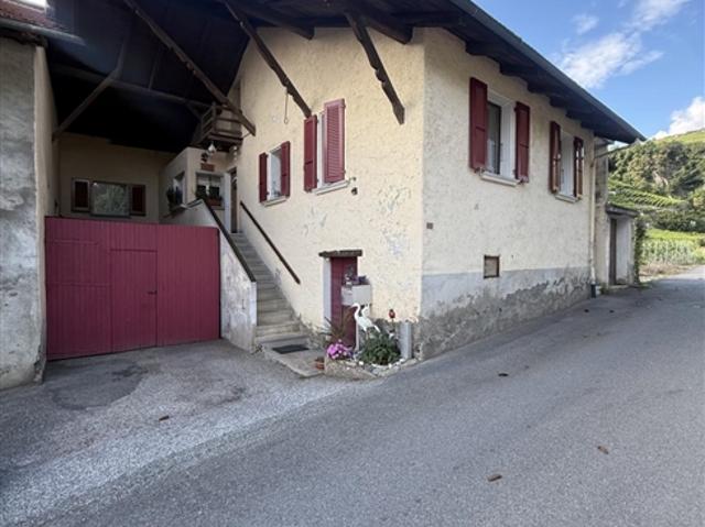 Chance in Conthey – Haus und Scheune mit großem Potenzial
