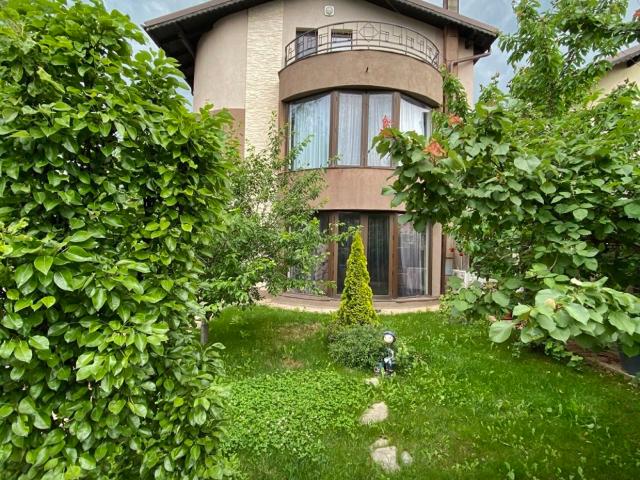 5 room villa with garden, pipera area