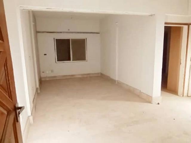 5 rooms flat for SALE in 57Lac, with Roof, 3side corner, west open. Karachi north karachi id 88173