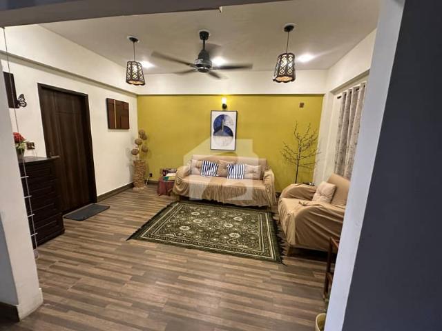 5 Rooms Super Luxury New Corner Road Side Ready To Move Apartment For Sale In Cantt View Lodges
