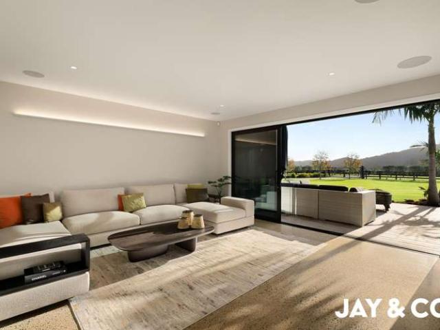 5 Rossbern Lane, Clevedon, Manukau City