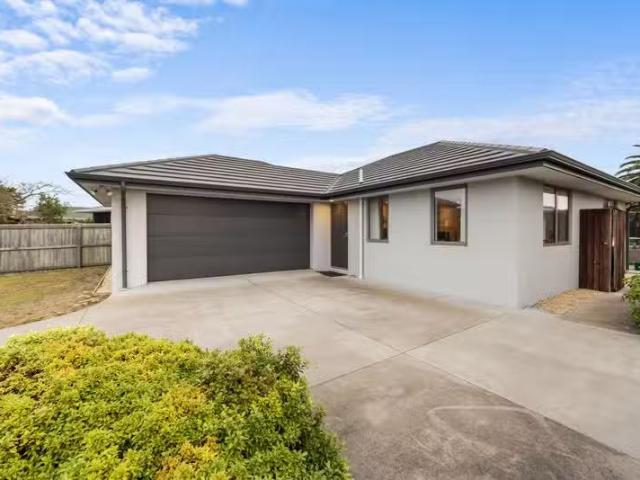5 Royalist Avenue, North New Brighton, NZ 8083 House for Sale