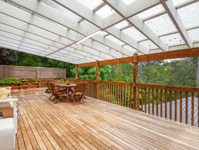 5 Saddleback Rise, Murrays Bay, North Shore City