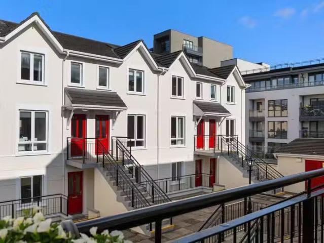 5 Saint Helen's Court, George's Street Lower, Dun Laoghaire, C.