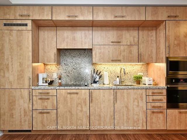 5 Sheppard East, Toronto On. 1 Bed 1 Wash Yonge And Sheppard