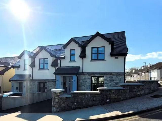 5 Upper Paddock, Westport, Westport, Co. Mayo, F28R9H9 is for.