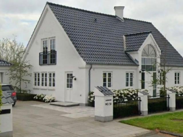 5 værelses hus på 206 m²